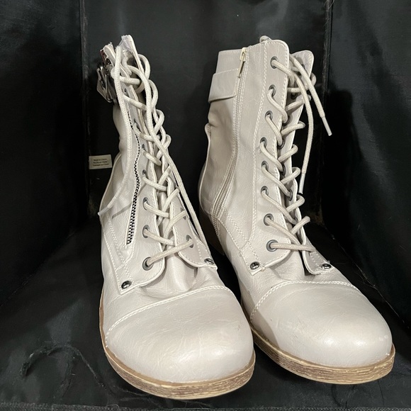Grey / beige / taupe combat boots - Picture 3 of 5